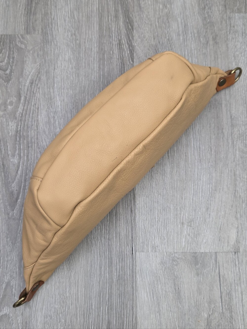 EXCELLENT PARKER THATCH CROSS YOUR HEART SLING BAG - LEATHER BUTTERSCOTCH - Picture 12 of 14
